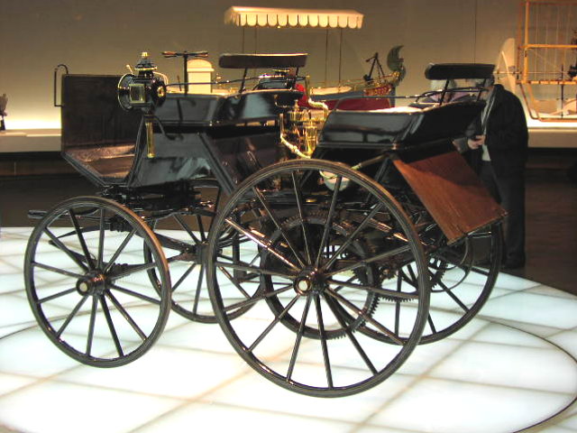Daimler, Automobile (1886)